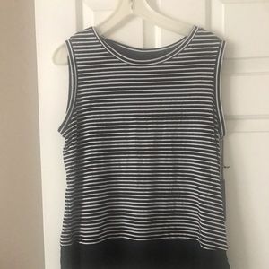 Tahari black and white tank top